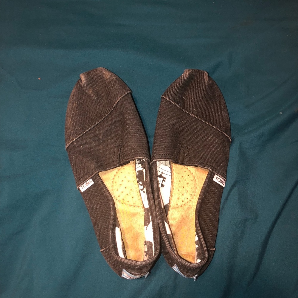 Toms